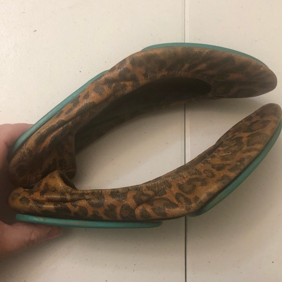 Size 9 leopard print tieks in loved condition - Picture 6 of 6